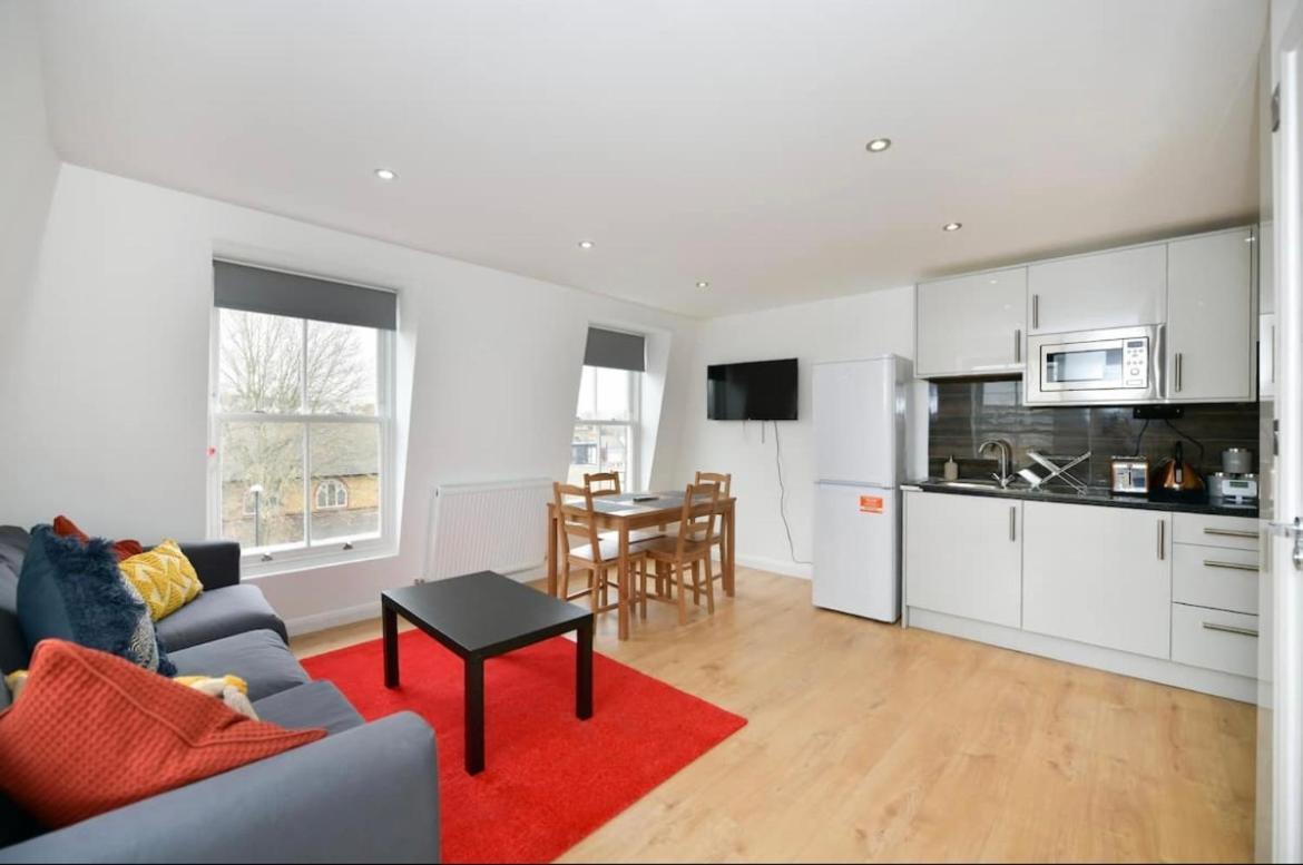 Lovely 2 Bedroom Serviced Penthouse Battersea Park Road London Exterior foto
