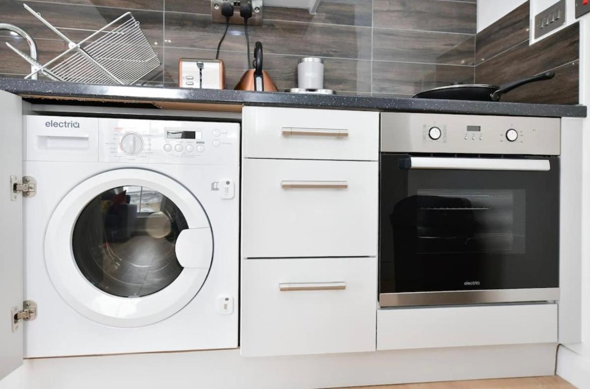 Lovely 2 Bedroom Serviced Penthouse Battersea Park Road London Exterior foto