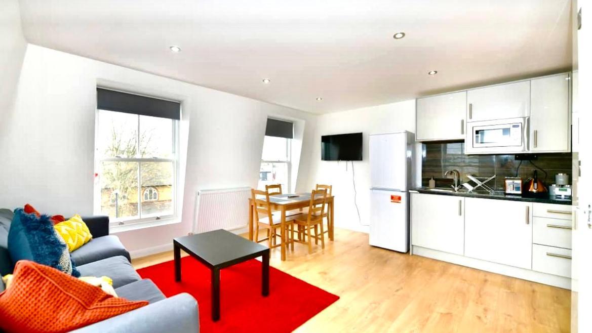 Lovely 2 Bedroom Serviced Penthouse Battersea Park Road London Exterior foto