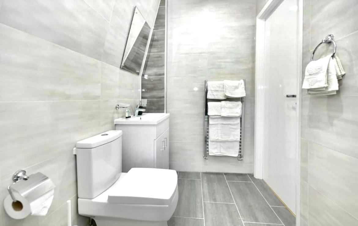 Lovely 2 Bedroom Serviced Penthouse Battersea Park Road London Exterior foto